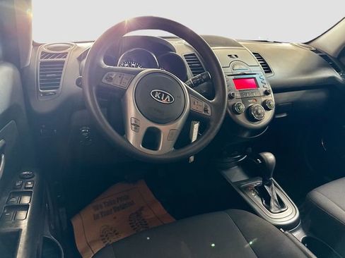 Used 2011 Kia Soul + w/ Audio Pkg FWD image 17