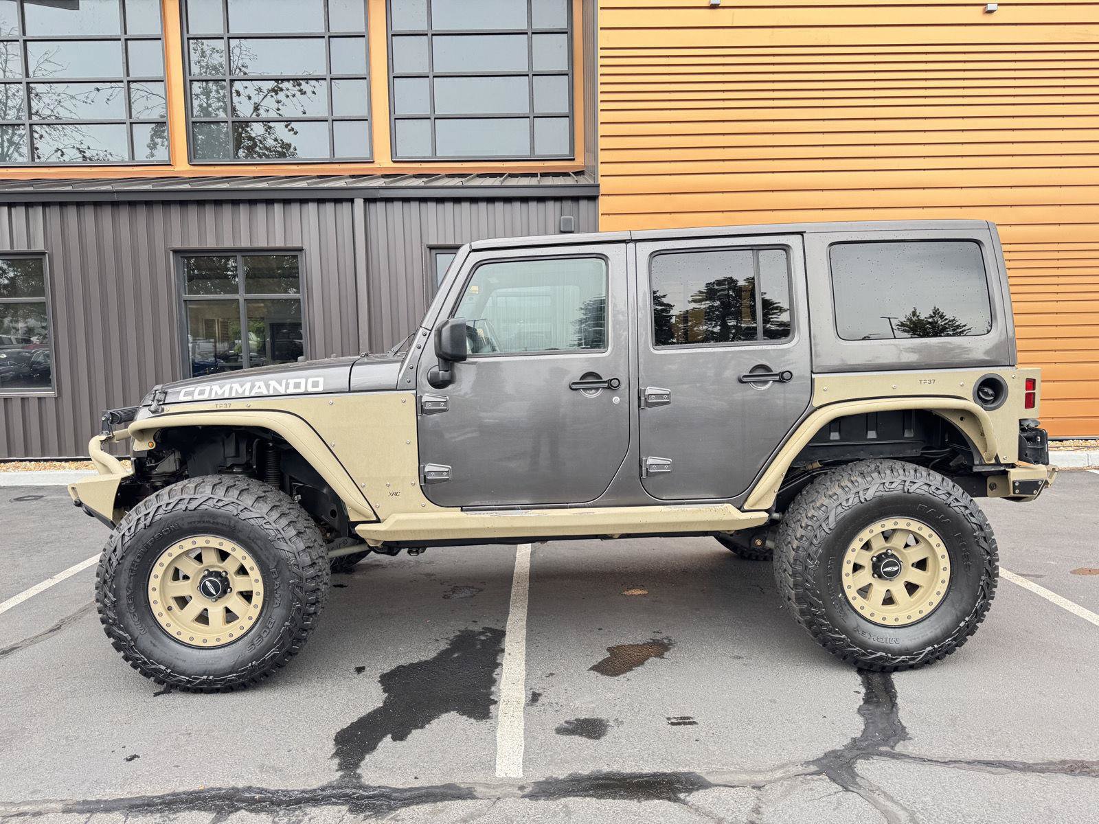 Used 2016 Jeep Wrangler Unlimited Rubicon w/ Connectivity Group AWD/4WD image 2