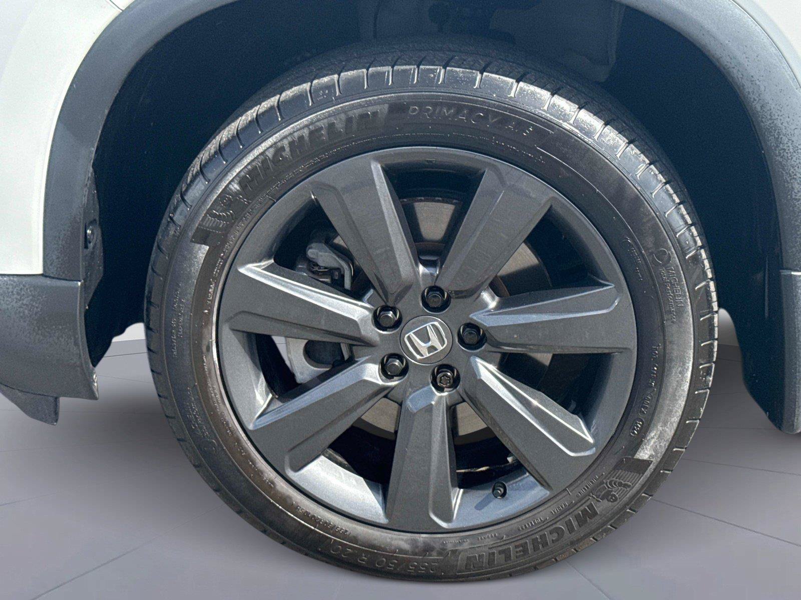 Certified 2025 Honda Pilot Sport image 11