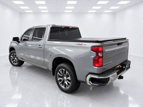Used 2025 Chevrolet Silverado 1500 LT AWD/4WD image 9