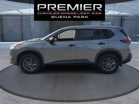 Used 2021 Nissan Rogue S image 5