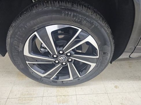 Used 2025 Buick Enclave Sport Touring image 23