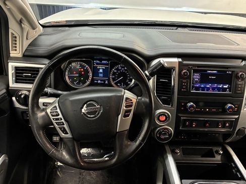 Used 2019 Nissan Titan PRO-4X w/ Pro-4x Convenience Package image 15