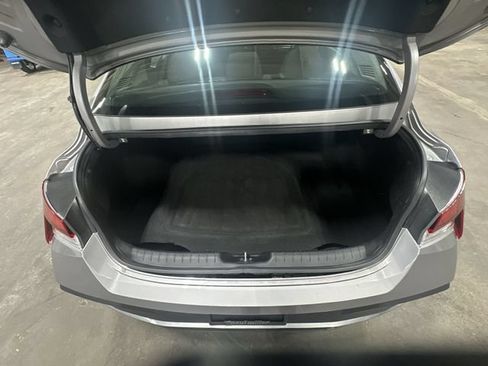 Used 2025 Hyundai Elantra SE FWD image 25