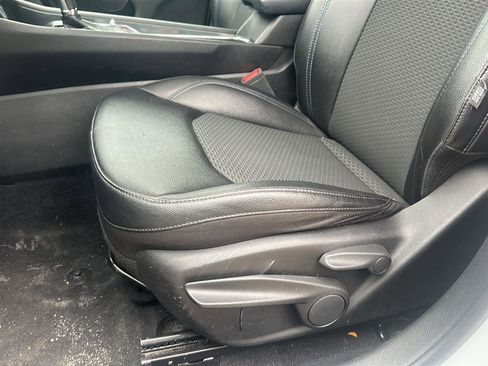 Used 2024 Jeep Compass Latitude image 17