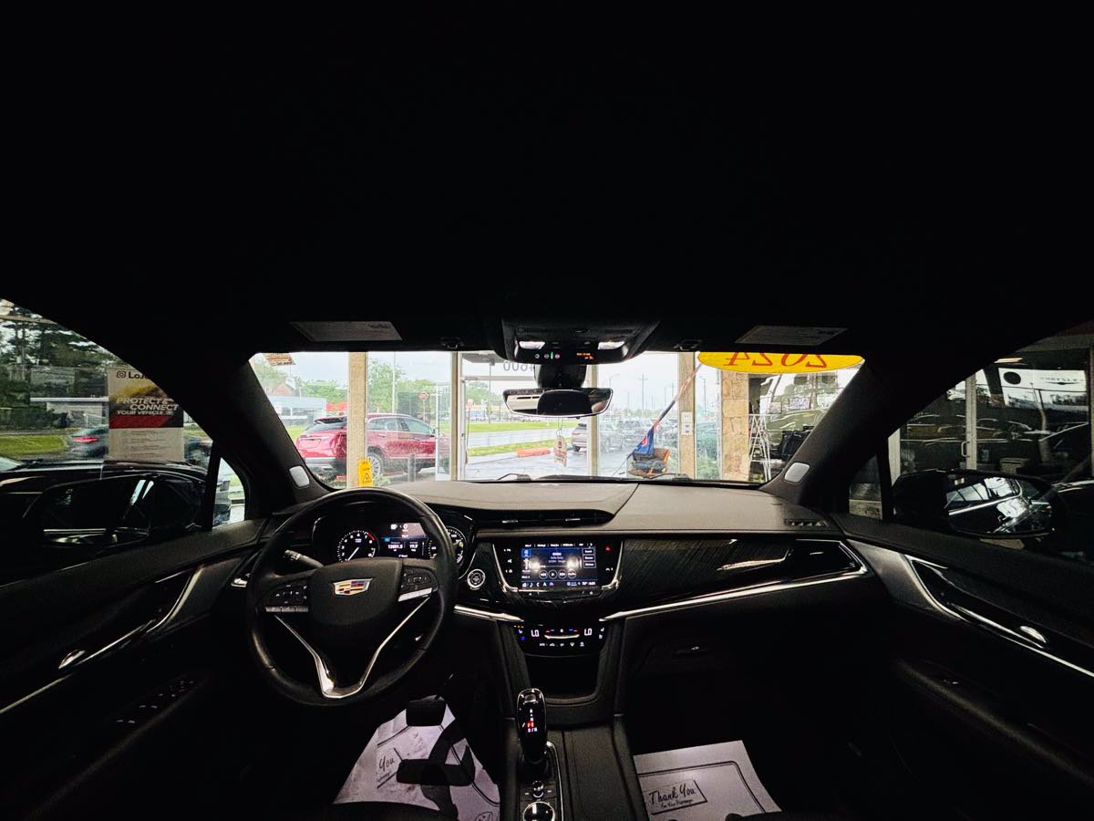 Used 2024 Cadillac XT6 Premium Luxury w/ Technology Package FWD image 47