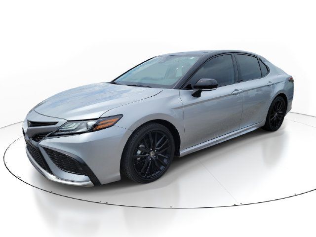 Used 2024 Toyota Camry XSE FWD image 2