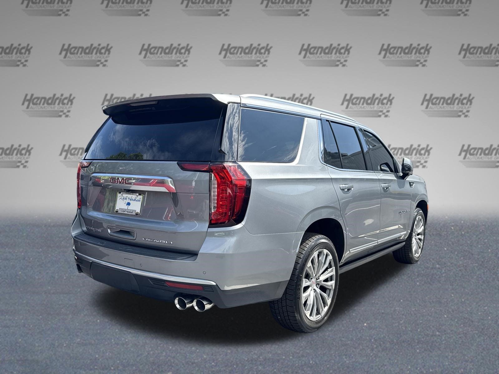 Used 2023 GMC Yukon Denali RWD image 9