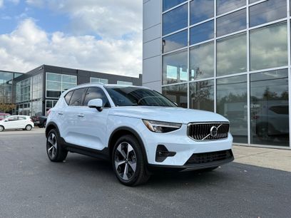 Used 2025 Volvo XC40 B5 Plus w/ Protection Package Premier