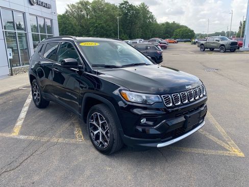 Used 2024 Jeep Compass Limited AWD/4WD image 7