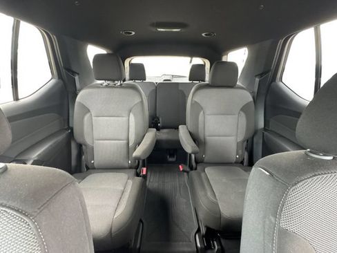 Used 2023 Chevrolet Traverse LT FWD image 14