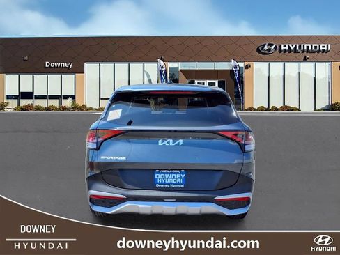 Used 2025 Kia Sportage LX FWD image 5