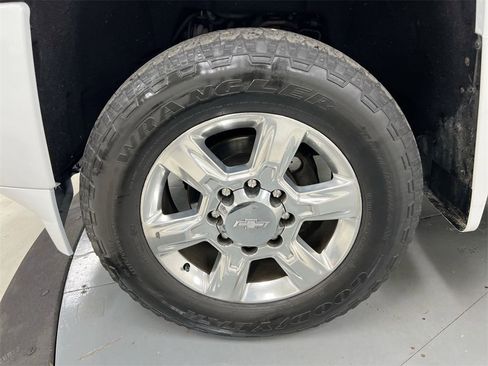 Used 2018 Chevrolet Silverado 2500 LTZ image 27
