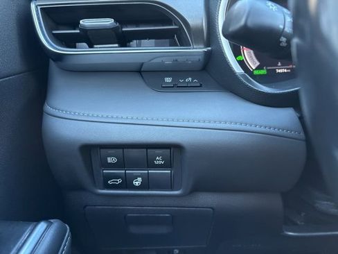 Used 2023 Toyota Highlander Limited image 13