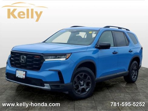 Certified 2024 Honda Pilot TrailSport image 1