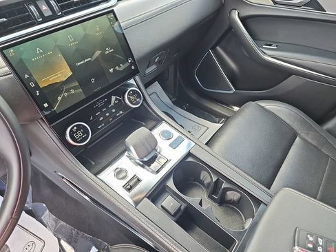 Used 2024 Jaguar F-PACE R-Dynamic S AWD/4WD image 30