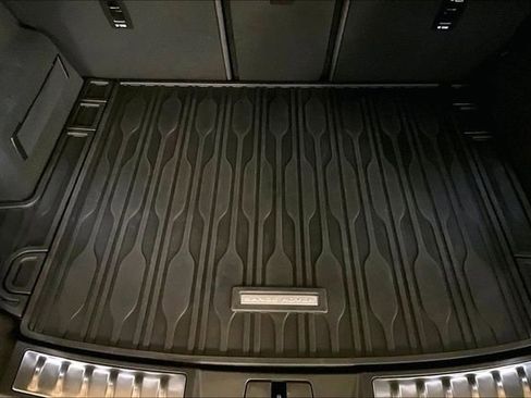 Certified 2024 Land Rover Range Rover Evoque Dynamic SE image 33