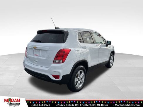 Used 2022 Chevrolet Trax LS w/ Fleet Convenience Package image 5