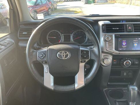 Used 2019 Toyota 4Runner SR5 Premium image 33