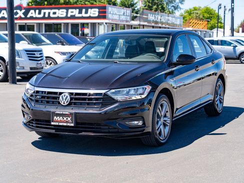 Used 2019 Volkswagen Jetta R-Line FWD image 4