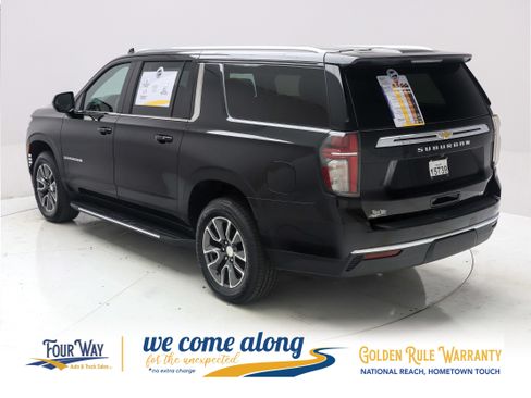 Used 2021 Chevrolet Suburban LT AWD/4WD image 6