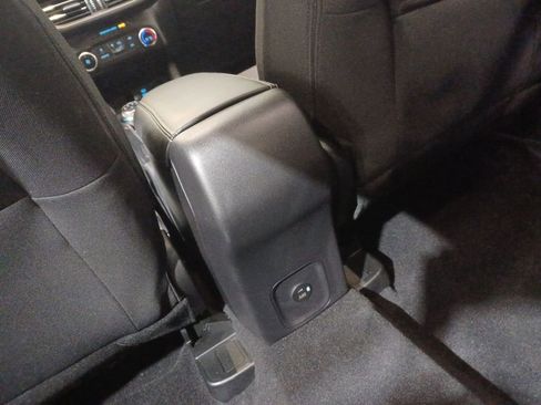 Used 2022 Ford Escape SE image 21