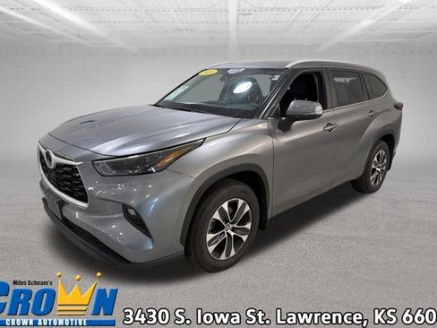 Used 2026 Toyota Highlander XLE AWD/4WD image 1