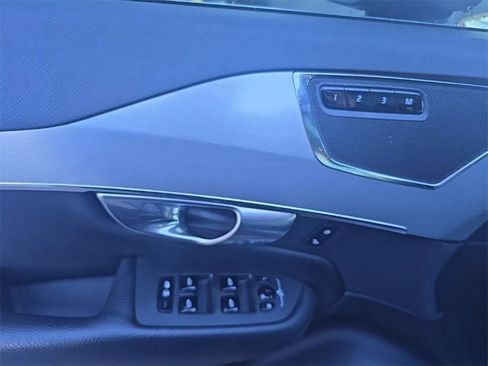 Used 2018 Volvo XC90 T5 Momentum image 13