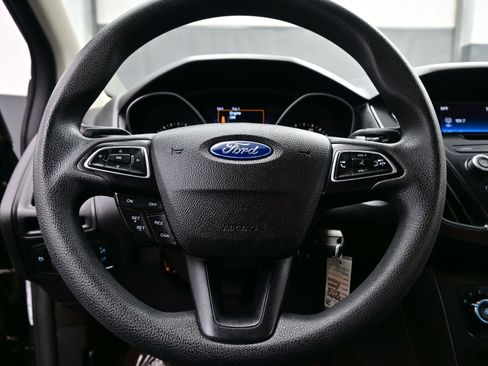 Used 2015 Ford Focus SE image 22