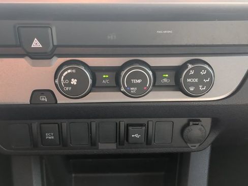Used 2022 Toyota Tacoma SR5 w/ SR5 Appearance Package (SM) RWD image 23
