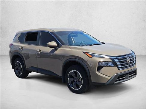 Used 2024 Nissan Rogue SV FWD image 3