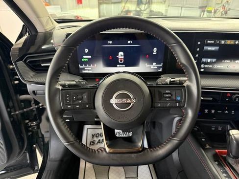Used 2025 Nissan Kicks SR AWD/4WD image 22