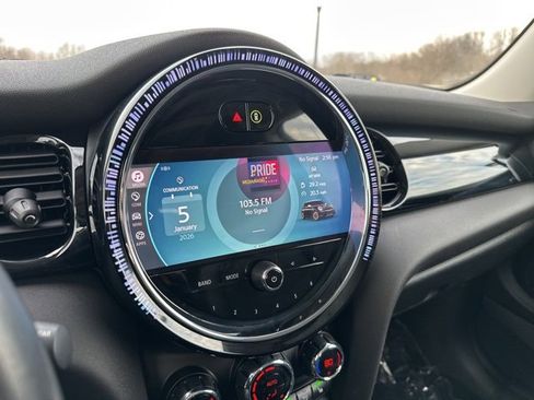 Used 2023 MINI Cooper 2-Door Hardtop image 20