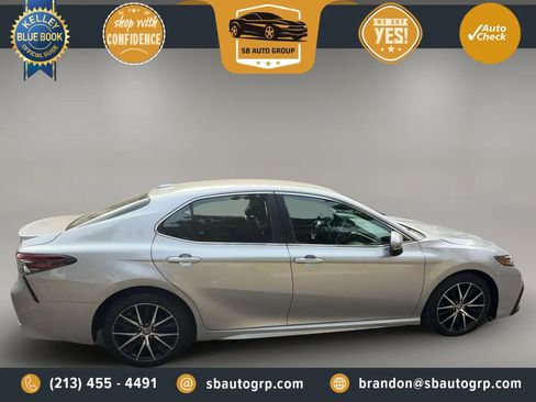 Used 2023 Toyota Camry SE FWD image 7