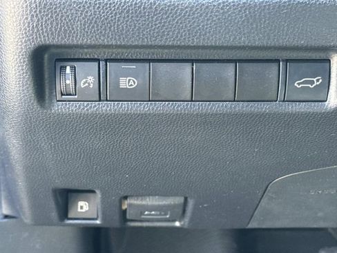 Used 2020 Toyota RAV4 XSE image 27