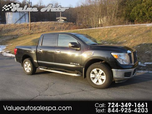 Used 2017 Nissan Titan SV image 1