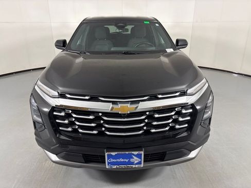 Used 2025 Chevrolet Equinox LT FWD image 3
