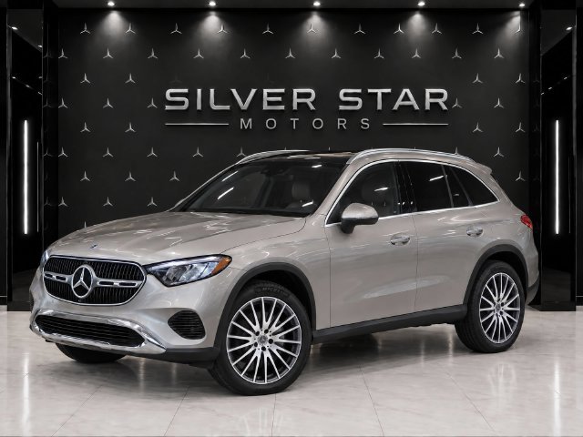 Used 2024 Mercedes-Benz GLC 300 4MATIC image 2