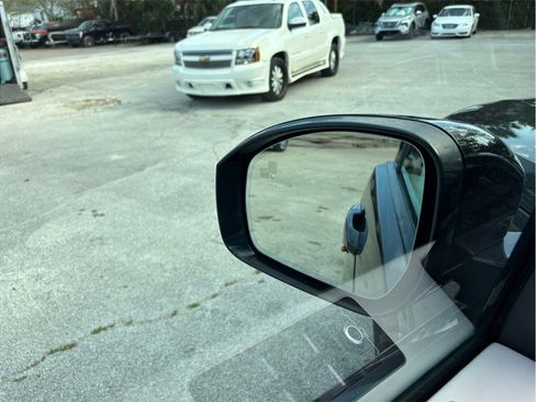 Used 2019 Land Rover Discovery HSE Luxury image 19