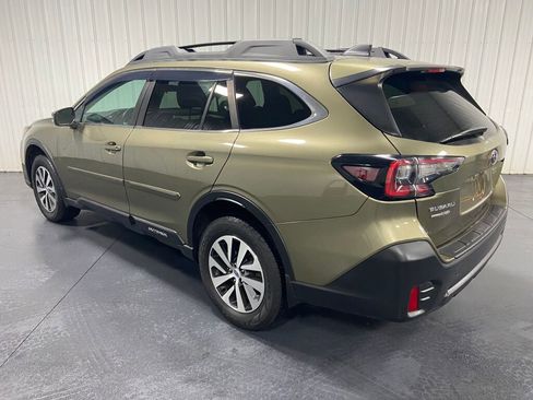 Used 2020 Subaru Outback Premium image 3
