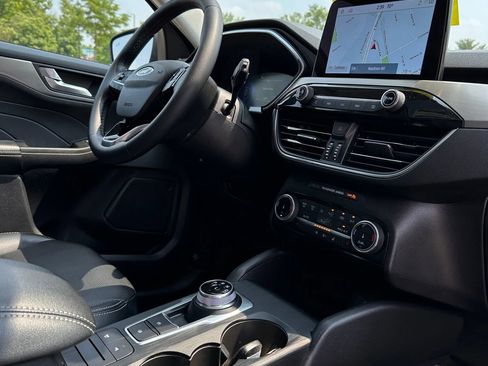 Used 2022 Ford Escape Titanium image 20