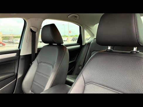 Used 2013 Volkswagen Passat 2.5 SE FWD image 10