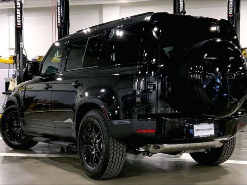 New 2026 Land Rover Defender 110 S image 12