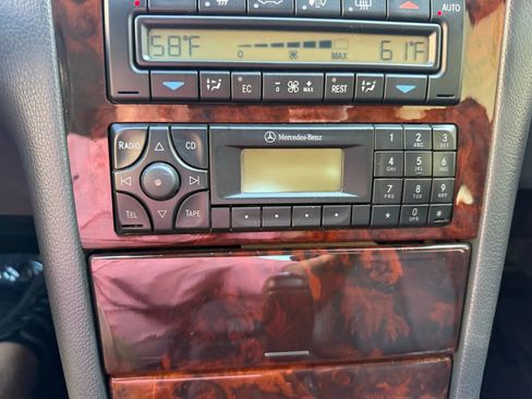 Used 2001 Mercedes-Benz E 320 Sedan image 17