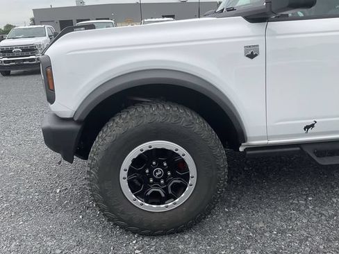 Certified 2023 Ford Bronco Big Bend w/ Sasquatch Package AWD/4WD image 11