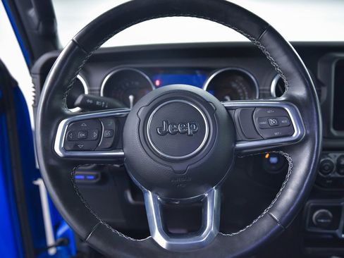 Used 2023 Jeep Wrangler Unlimited Sahara w/ Cold Weather Group image 16