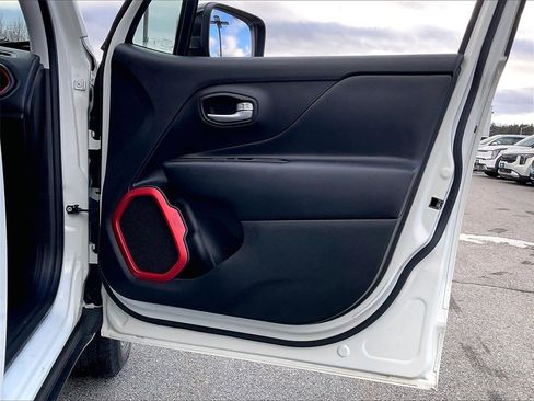 Used 2023 Jeep Renegade Trailhawk image 11