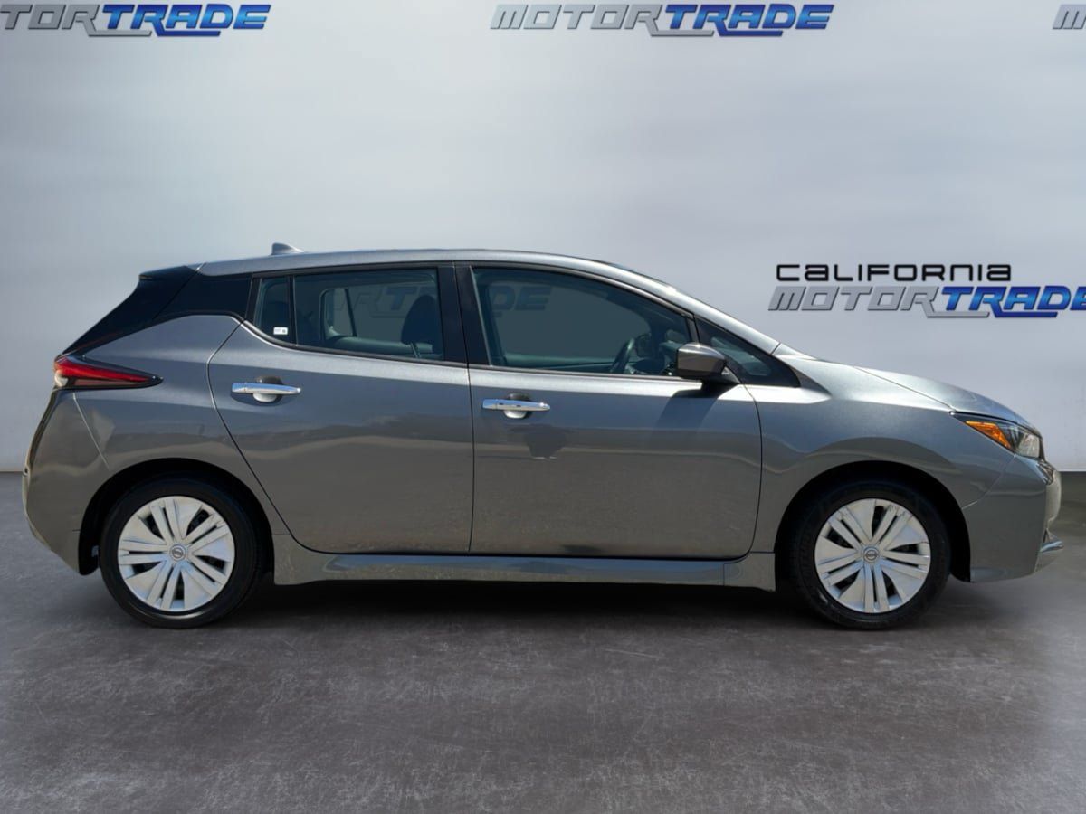 Used 2025 Nissan Leaf S FWD image 4