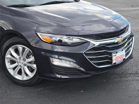 Used 2023 Chevrolet Malibu LT w/ Driver Confidence Package image 2