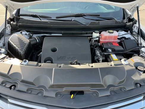 Used 2022 Chevrolet Traverse Premier FWD image 33